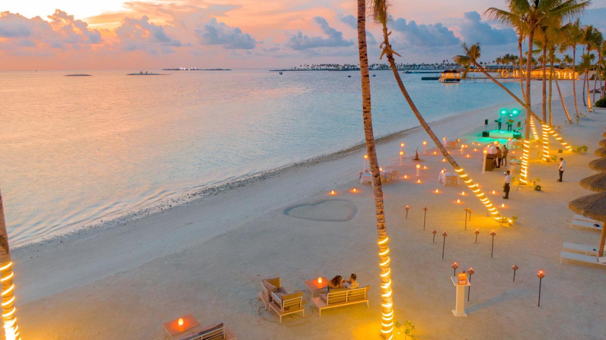 מאלה Joy Island Maldives All Inclusive Resort מראה חיצוני תמונה