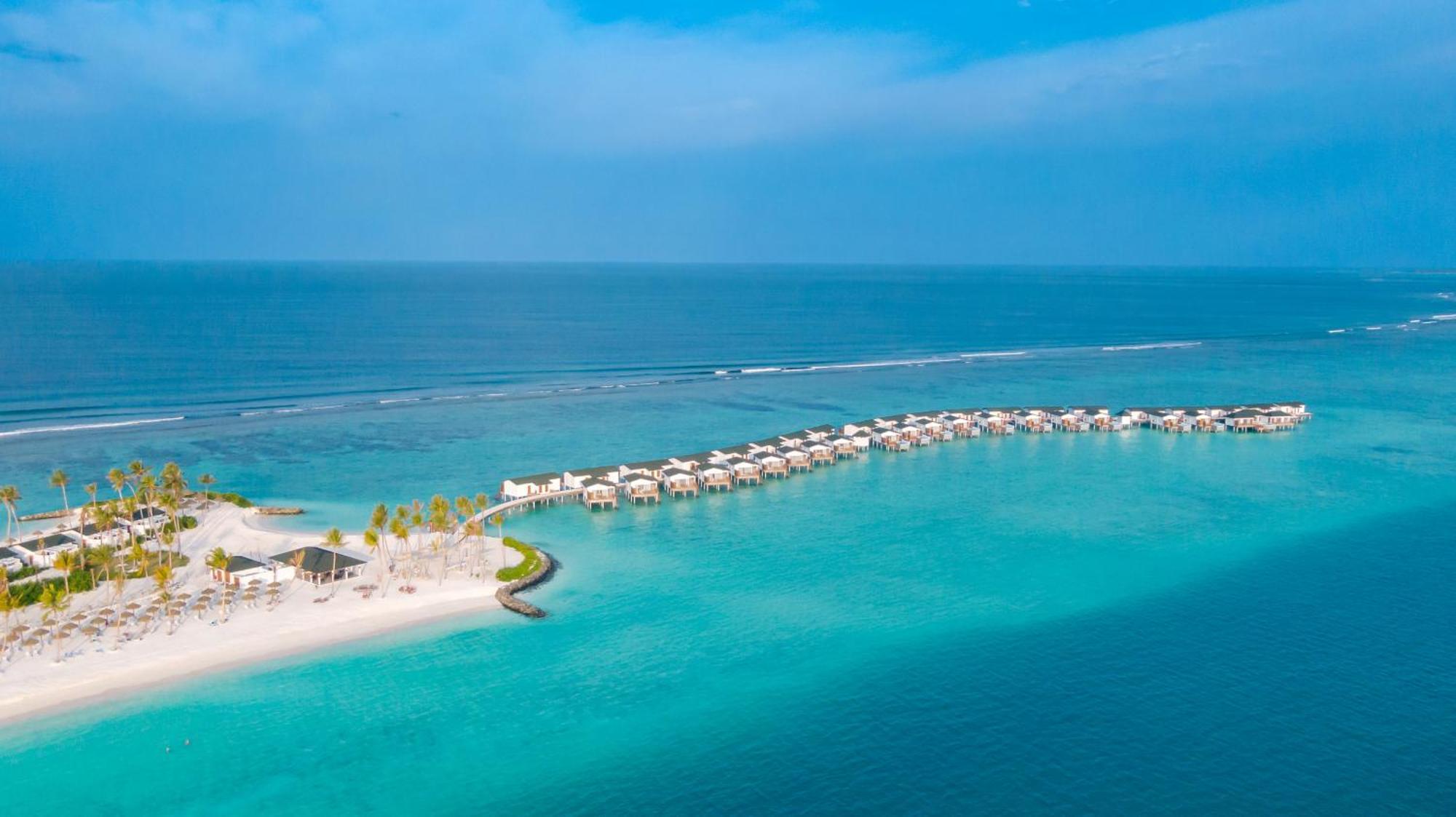 מאלה Joy Island Maldives All Inclusive Resort מראה חיצוני תמונה