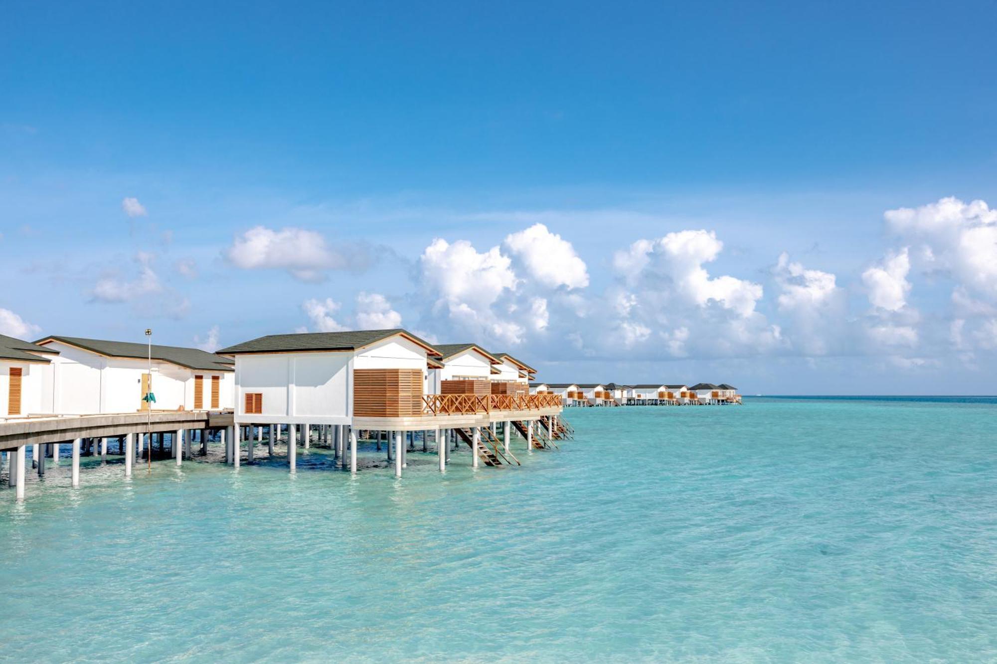 מאלה Joy Island Maldives All Inclusive Resort מראה חיצוני תמונה