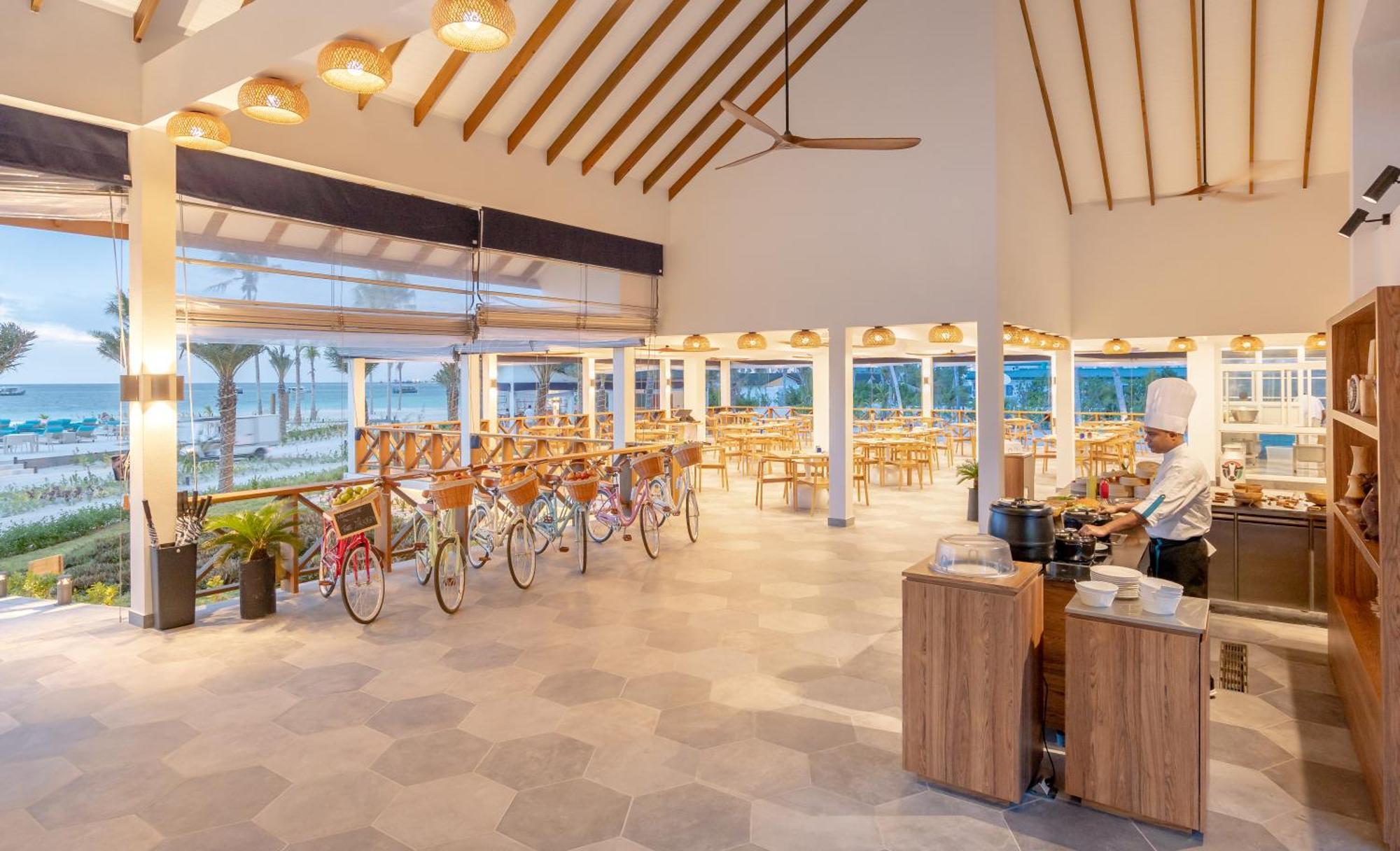 מאלה Joy Island Maldives All Inclusive Resort מראה חיצוני תמונה